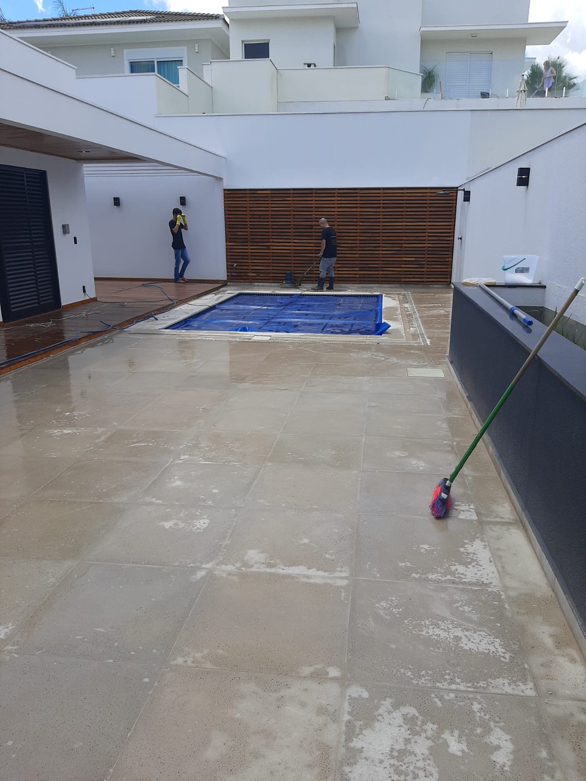 Limpeza de galpão logístico